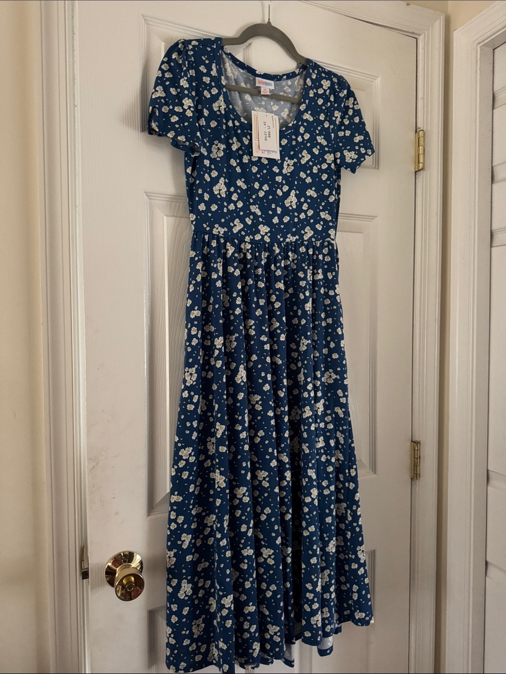 Blue Floral women’s  Dress with Short Sleeves - Brand Unspecified